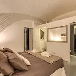 Vicolo Delle Grotte House