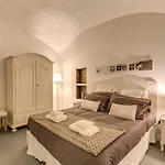 Vicolo Delle Grotte House